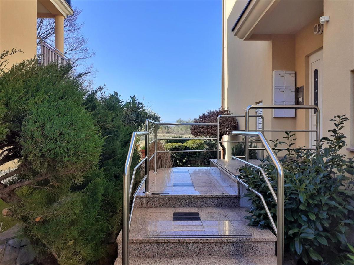Apartment Camellia Vantacici Luaran gambar