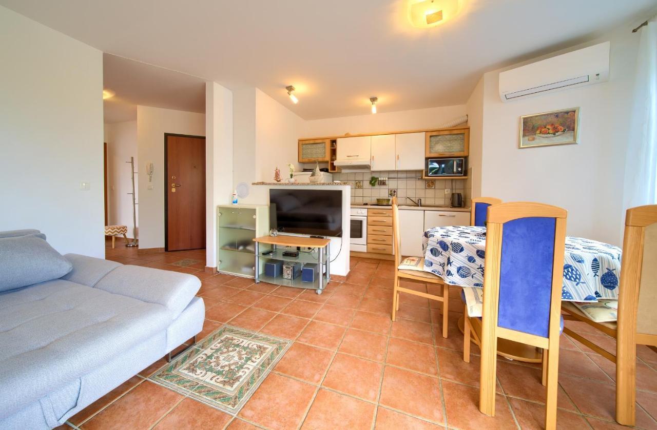 Apartment Camellia Vantacici Luaran gambar